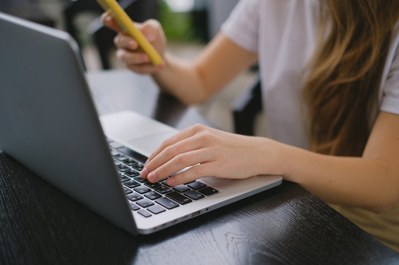 teaching children to work with files with Python code